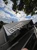 Nyt tag med solceller monteret for energibesparelse.